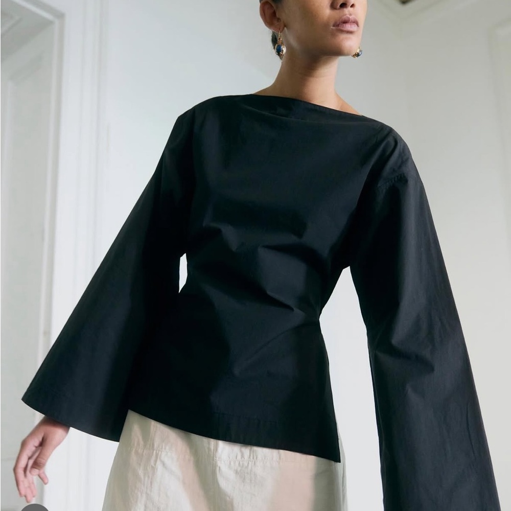Modern Citizen Iliana Sculpted Flare-Sleeve
Blouse